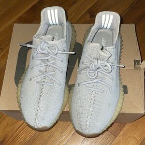 Yeezy 350 v2 sesame